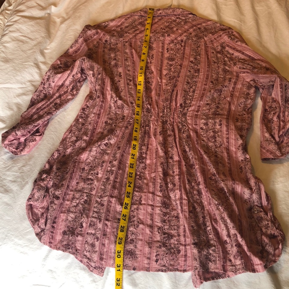 Pink button up - Picture 6 of 6